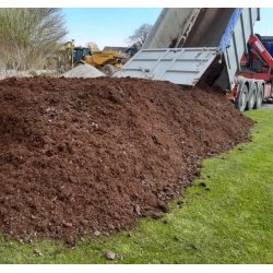 Dansk Champignonmuld 20 m3 tippet af lastbil